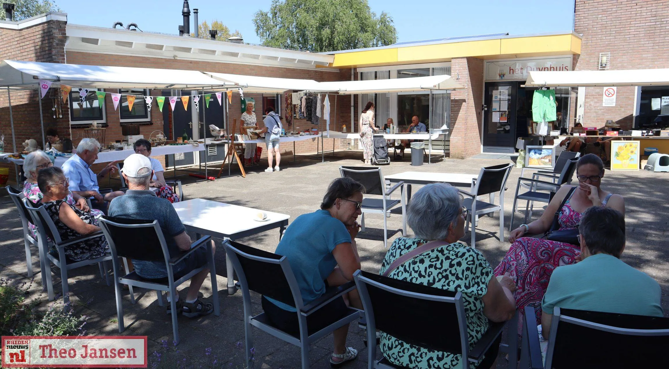 zomerse drukte op midzomermarkt bij het duynhuis in dieren 2025 1