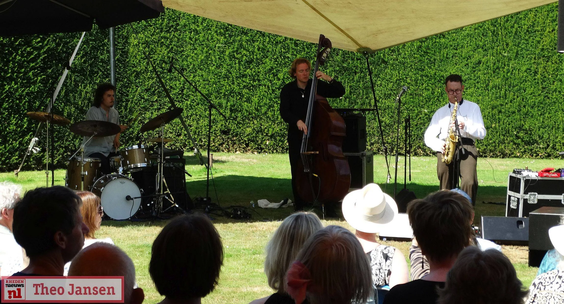 Jazz in de tuin van Kasteel Middachten met het Benjamin Herman Trio 20-07-2025 (1)