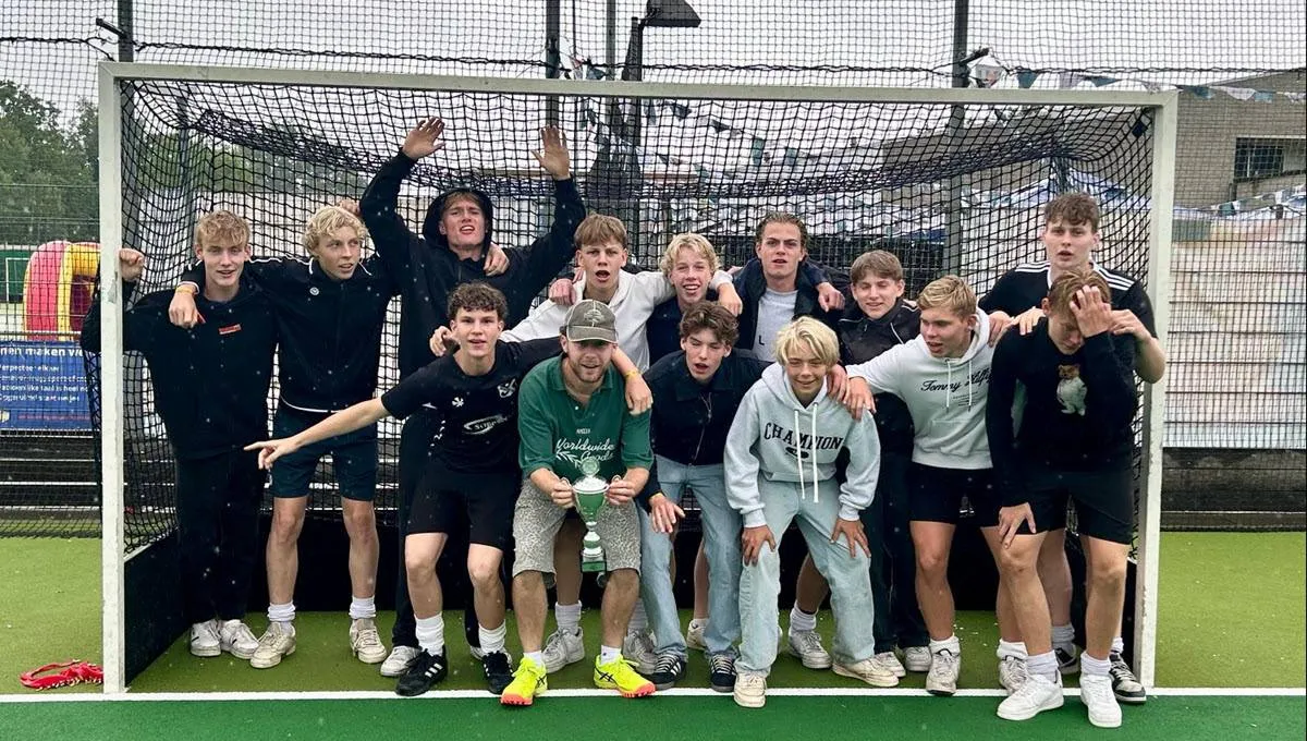 jo16 team van mhc dieren