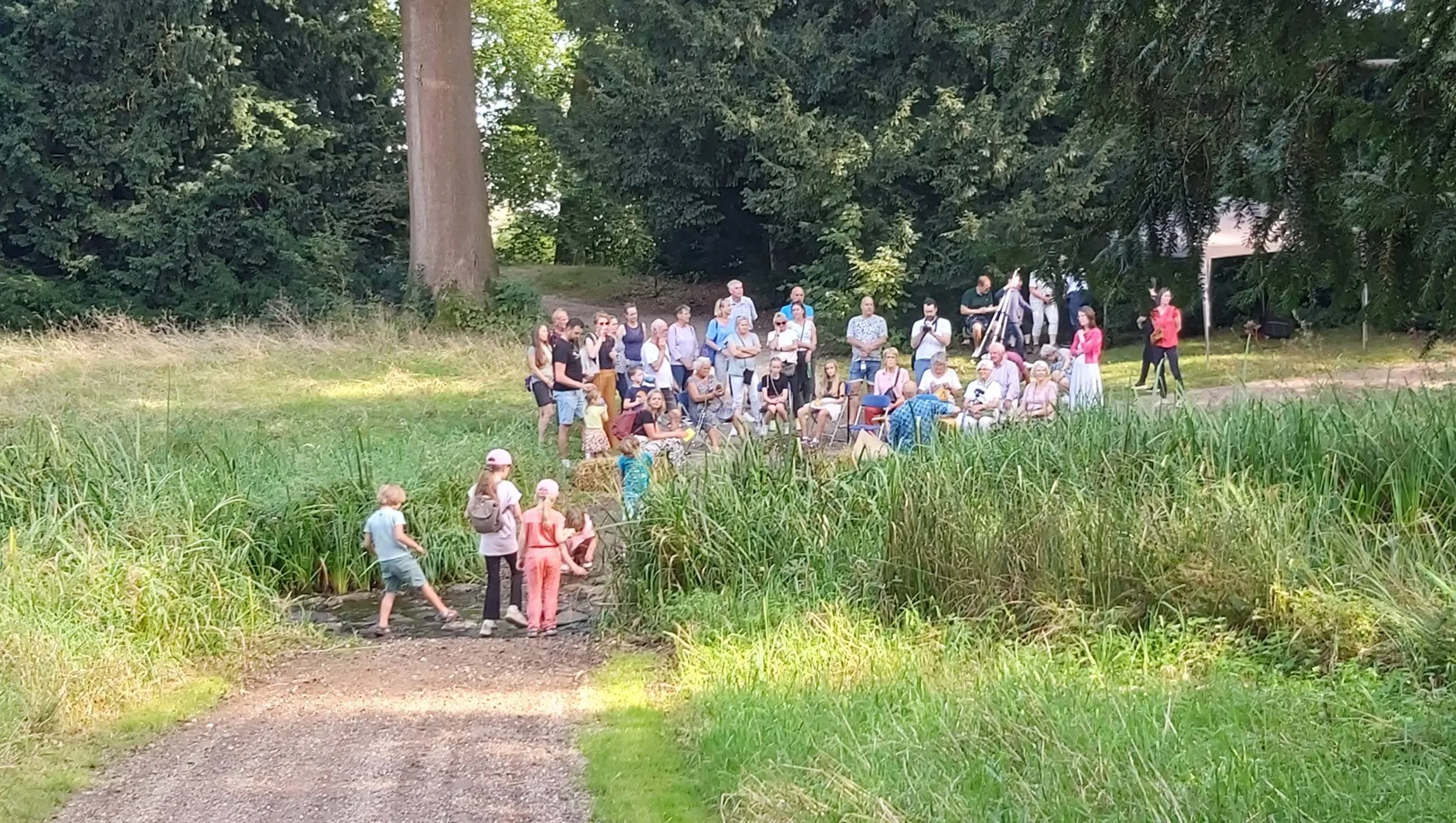 Theaterwandeling - Hof te Dieren - Bij de waterval