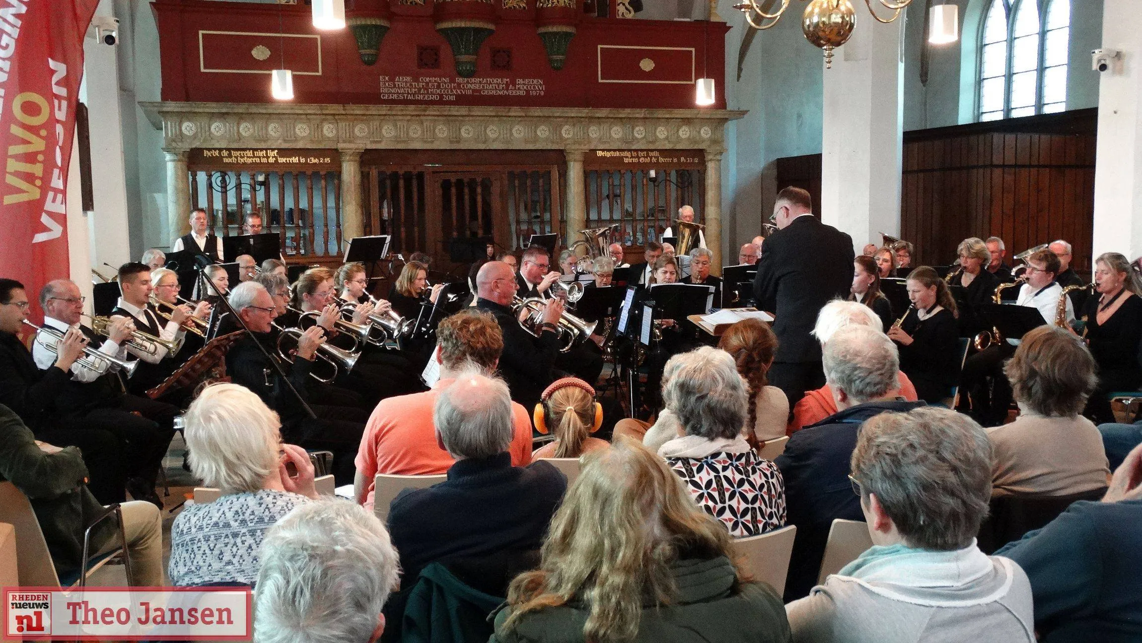 Rhedens Fanfare Corps en Muziekvereniging Vivo Veessen vullen dorpskerk met najaarsklanken 19-10-2025 (1)