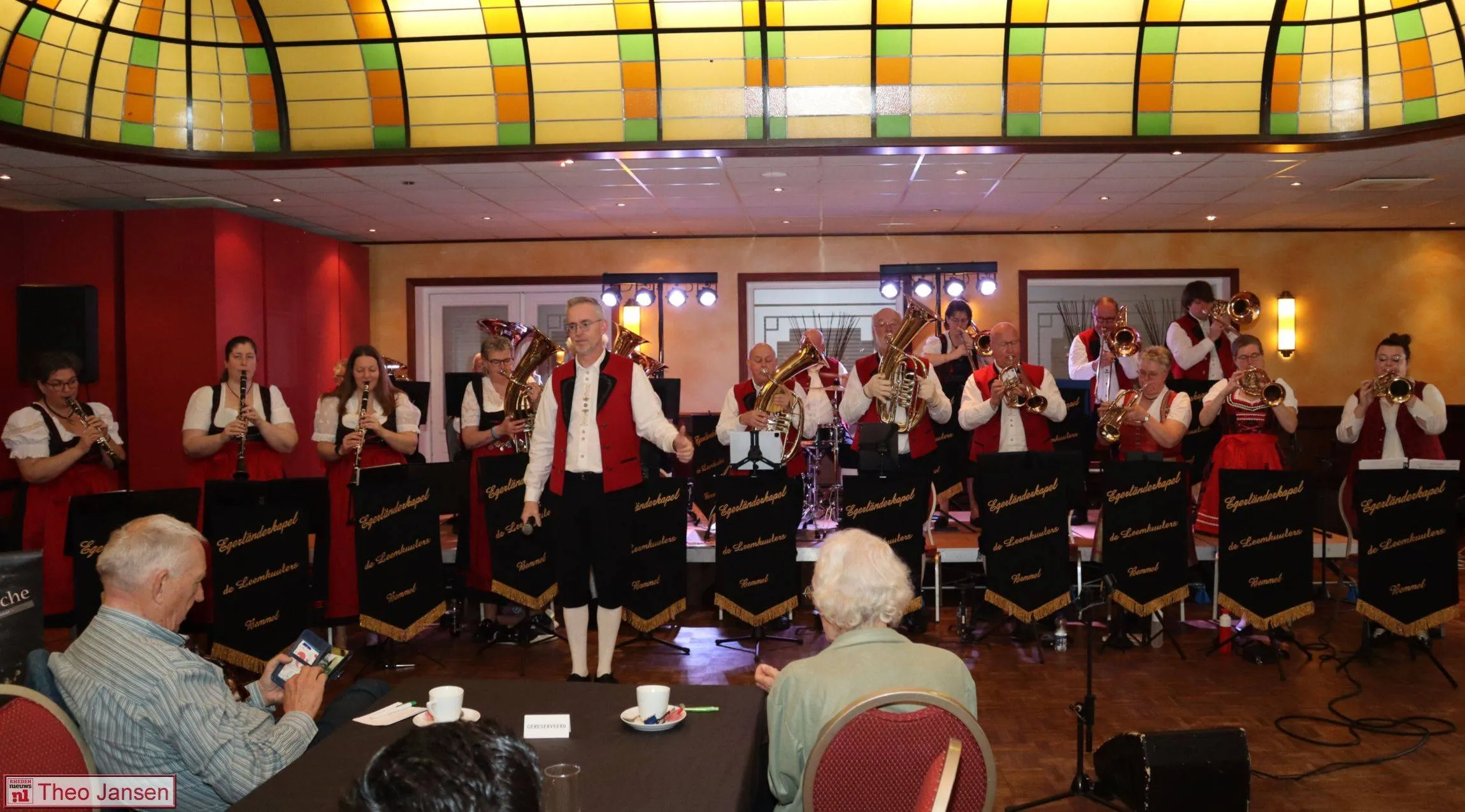 Dubbelconcert met Egerländer muziek zorgt voor gezellige middag in Rheden 08-03-2026 (1)