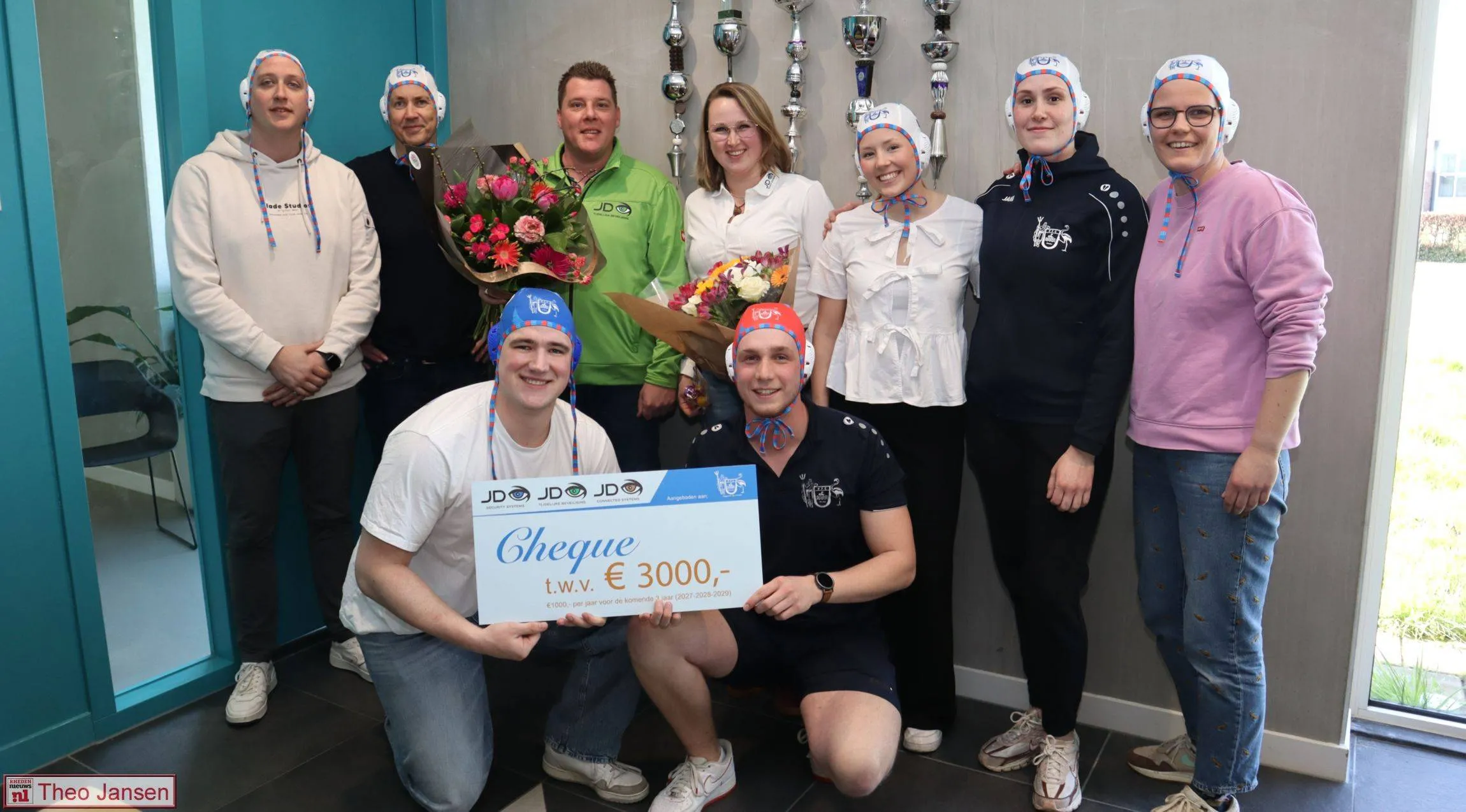 Sponsor verrast PFC zwemmers in Biljoenbad 21-03-2026 (15)