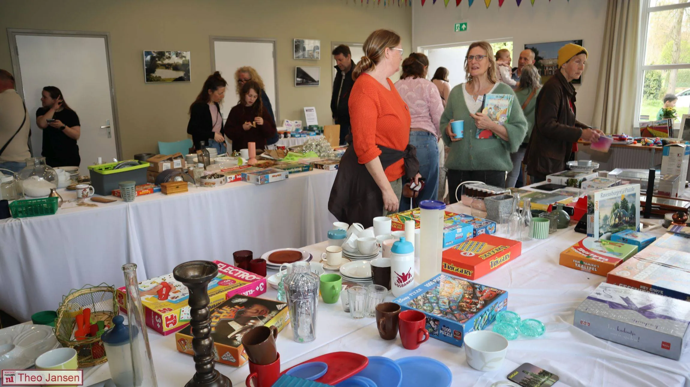 Grote belangstelling voor weggeefmarkt in De Steeg 11-04-2026 (1)