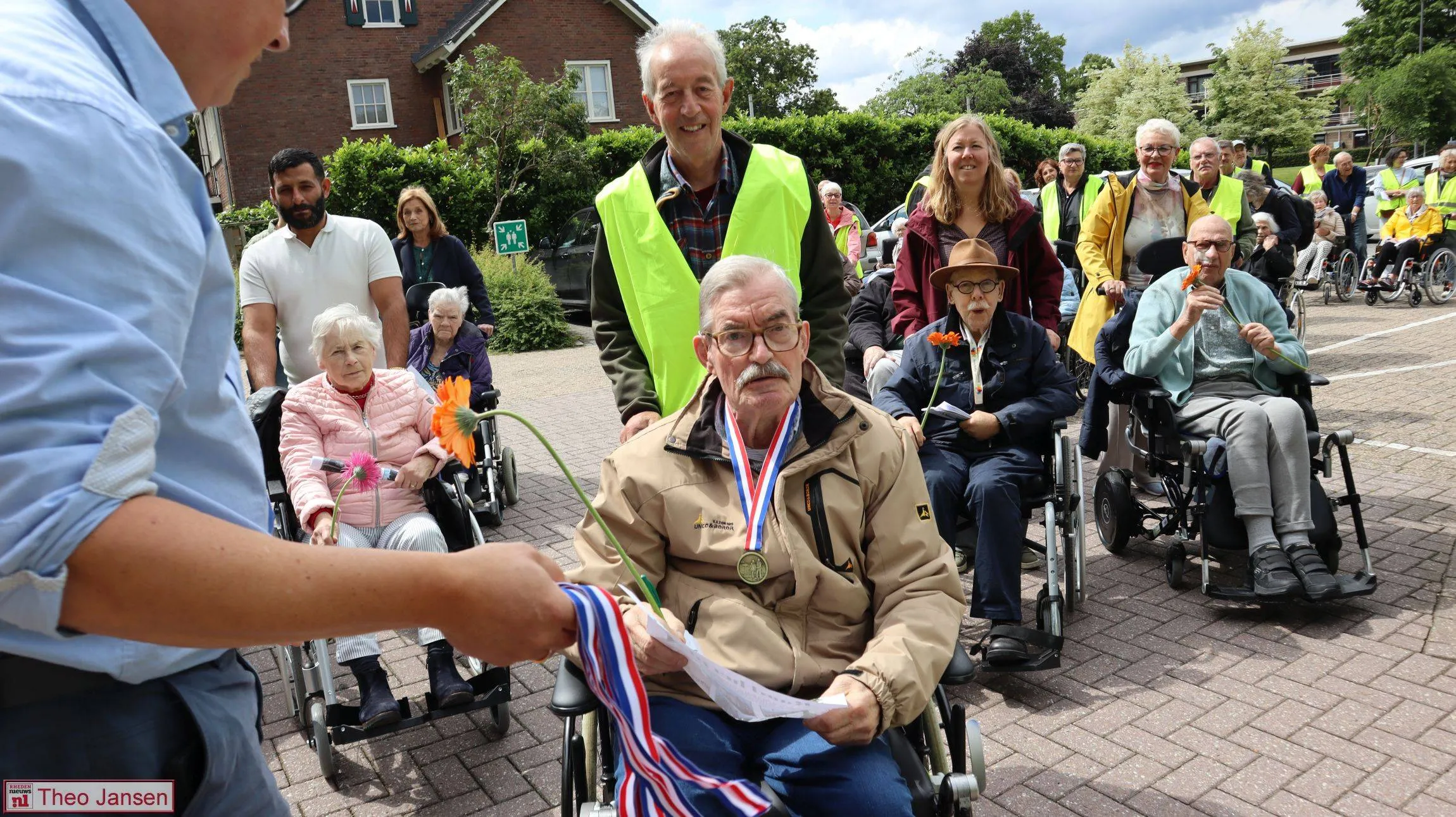 Bewoners Het Jagthuis genieten van jaarlijkse wandeltweedaagse door Velp 10-06-2026 (16)