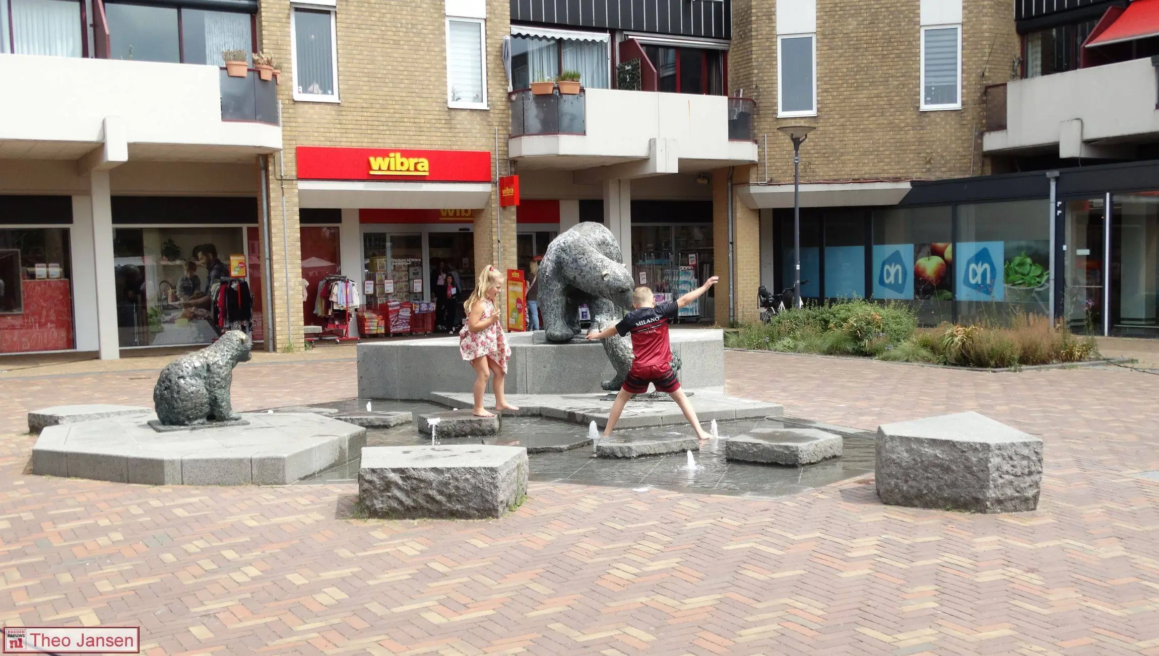 Zomerbraderie trekt veel bezoekers naar Callunaplein in Dieren 18-7-26 (4)