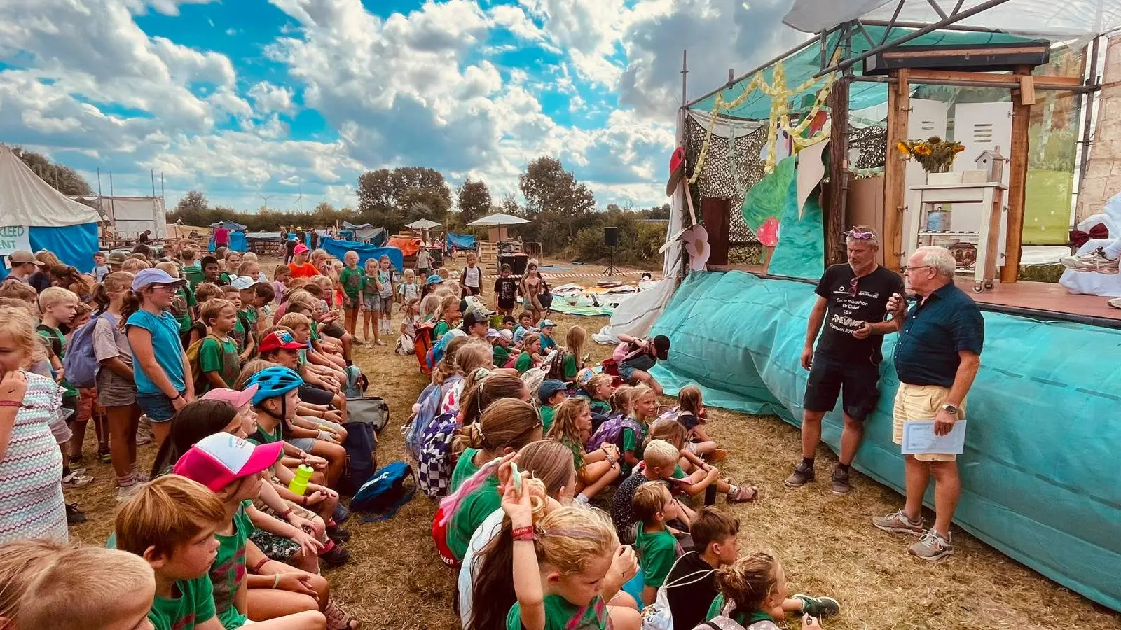 Lionsclub Rheden schenkt opbrengst Koningsdag aan drie vakantiekampen 20-8-26 (1)