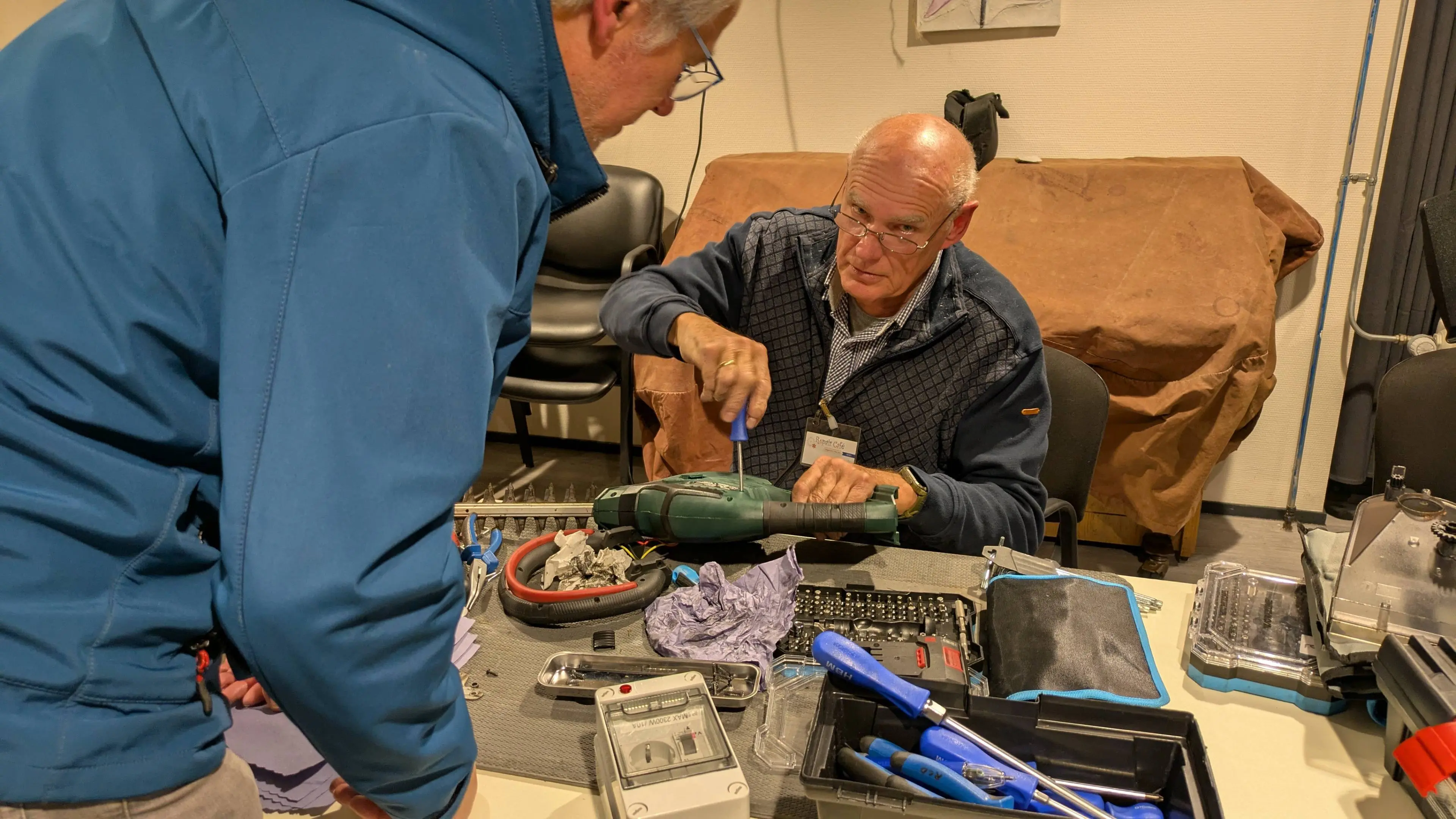 Repair Café Dieren1