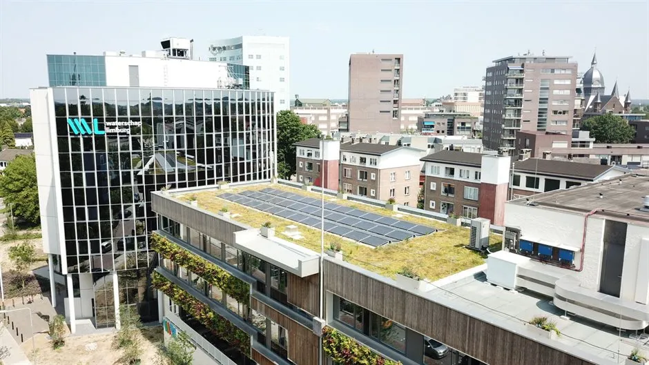 dak kantoor zonnepanelen verduurzaming 2