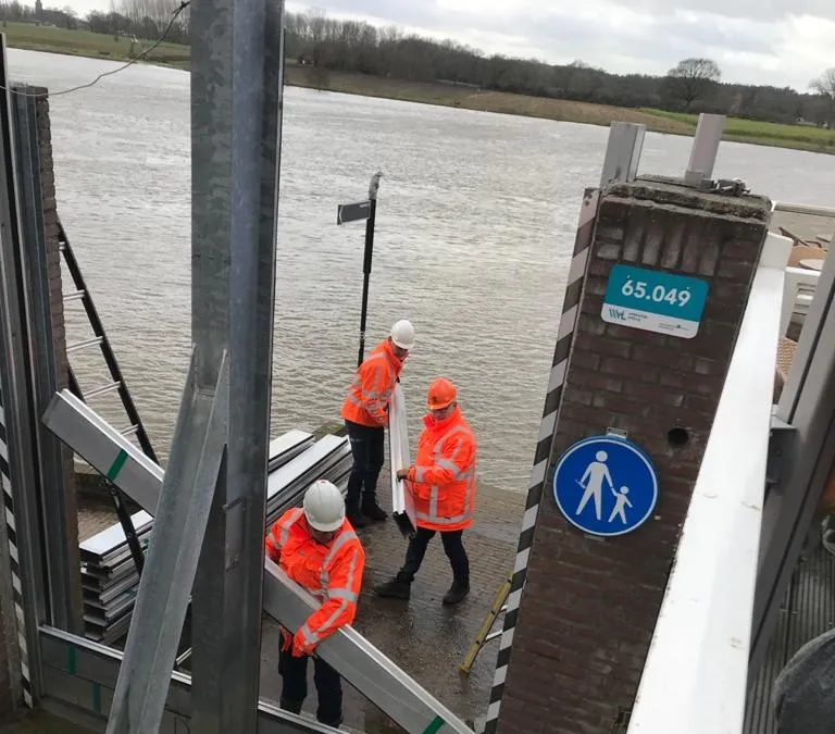 ec161ec8 b171 4d95 b16b ffdf67077478