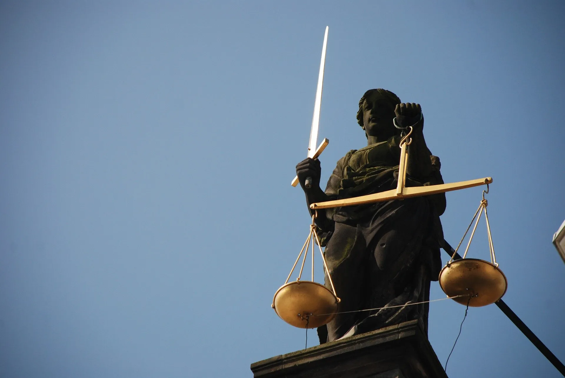 lady justice 677945 1920