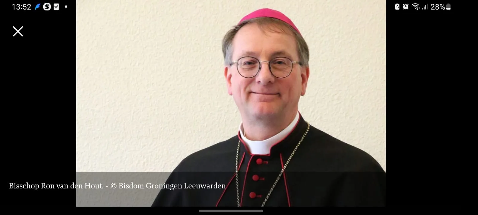 mgr ron van den hout