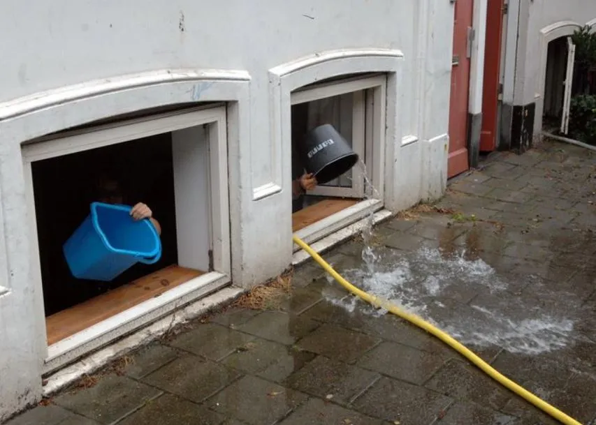 ondergelopen kelder waterpompnl