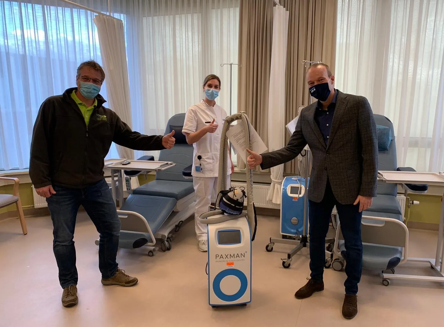 overhandiging hoofdhuidkoeler