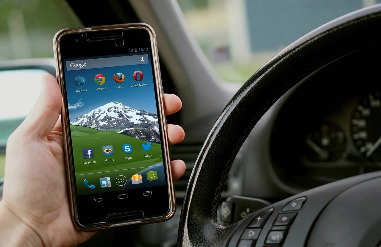 mobile phone 1573275 1280