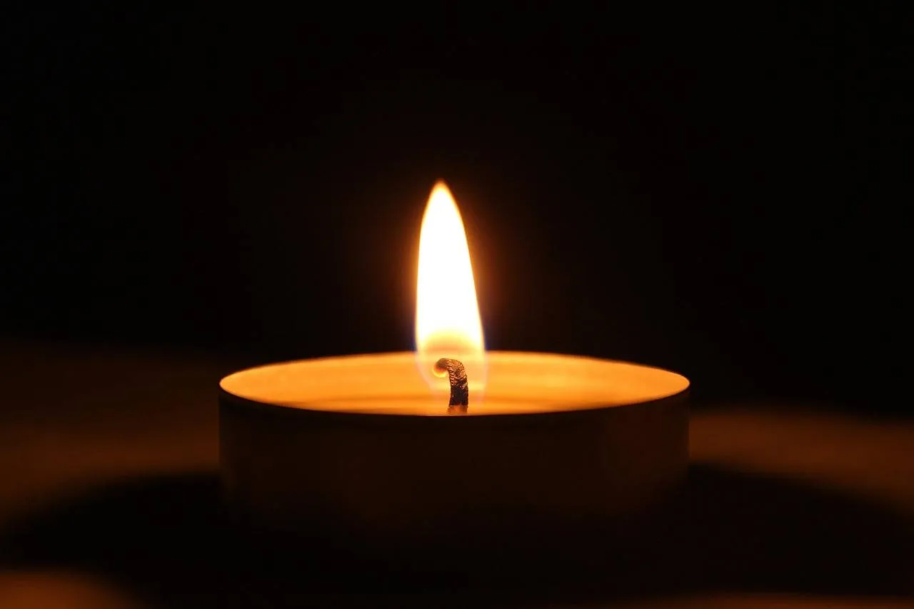 candle 3056195 1280
