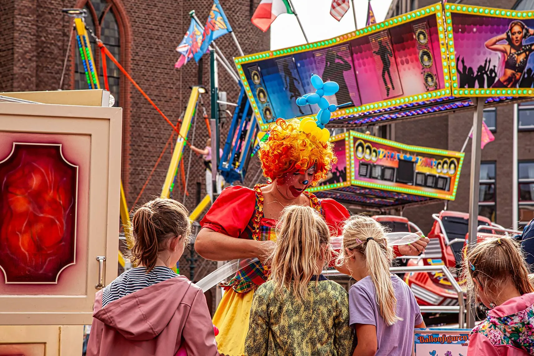 Kermis Swalmen 2023 © We Are Roermond - Clown Tallie