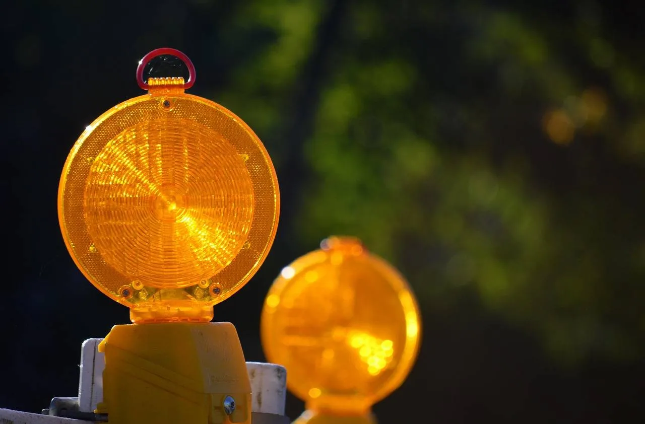 road-construction-7530778_1280