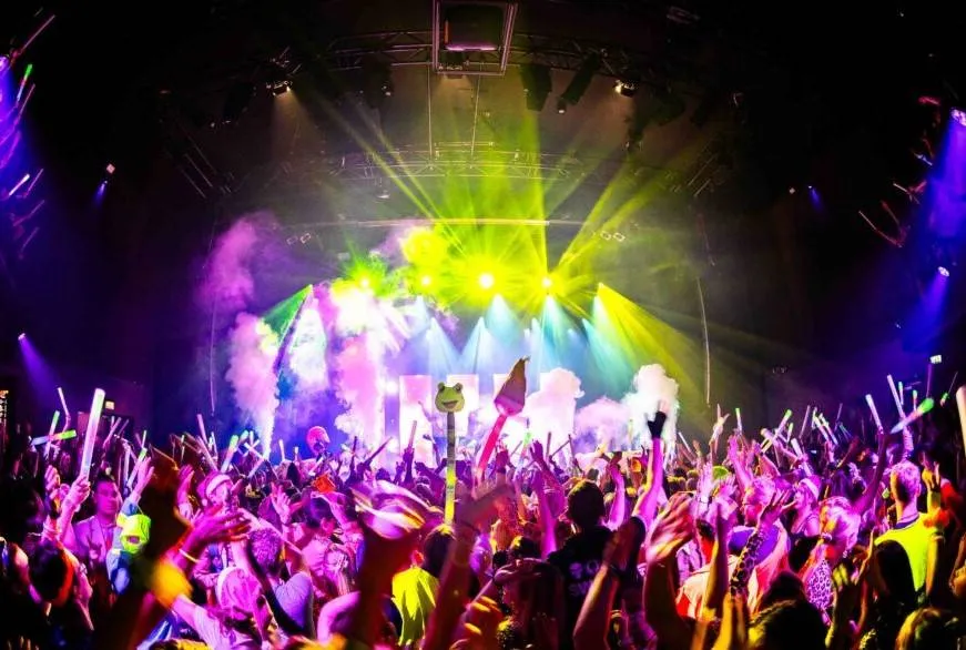 Persfoto-1-Foute-Feestje-1024x683