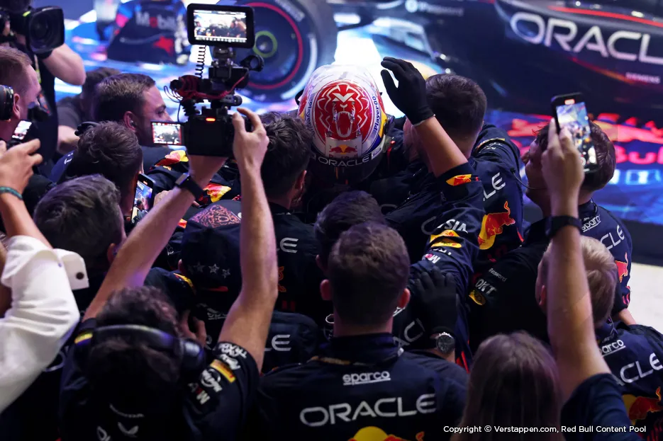 si202511300556 hires jpeg 24bit rgb 15b