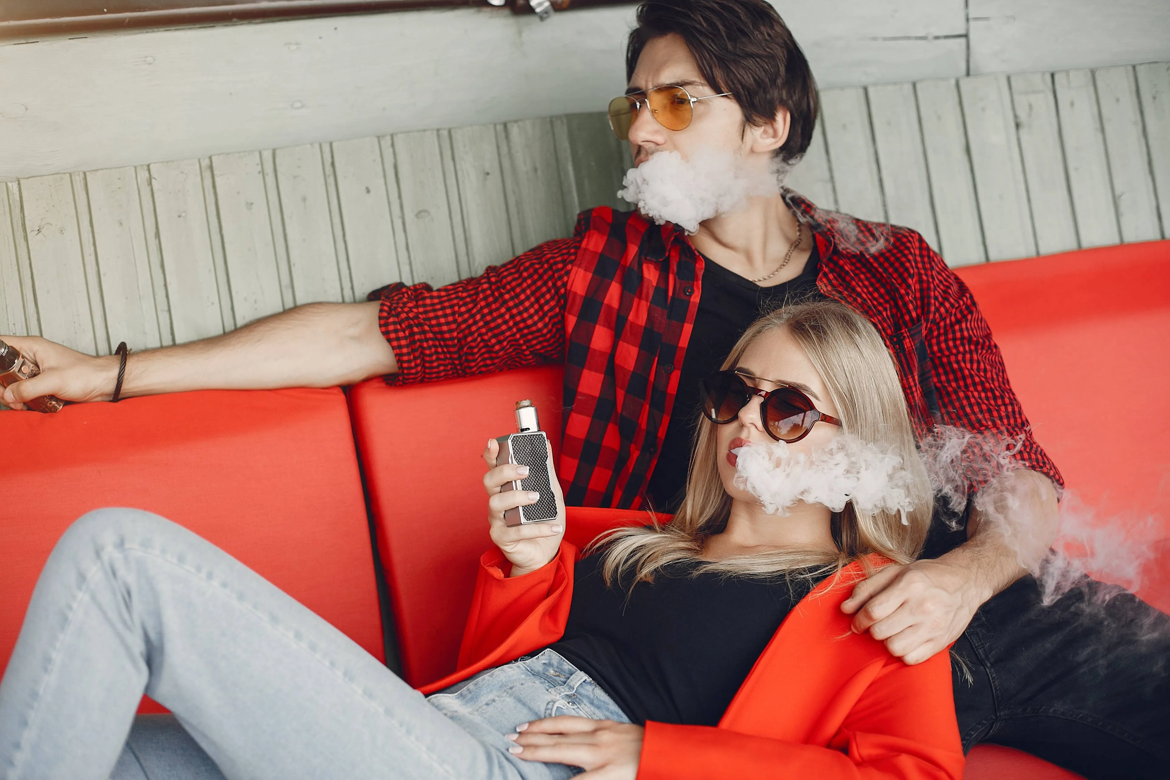 stylish-young-couple-with-vape-city (1)