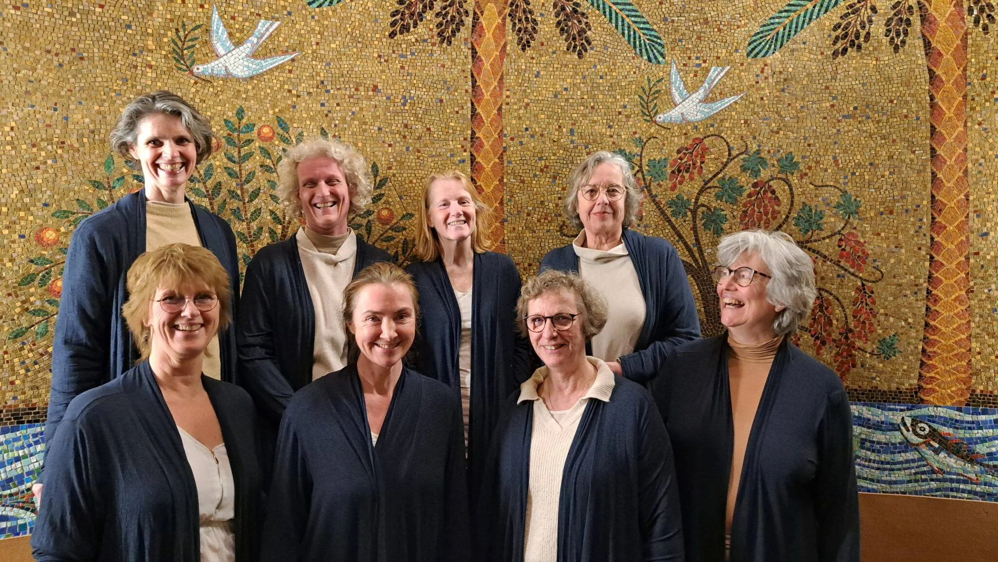 groepsfoto-2-januari-2025-2-1-2048x1153