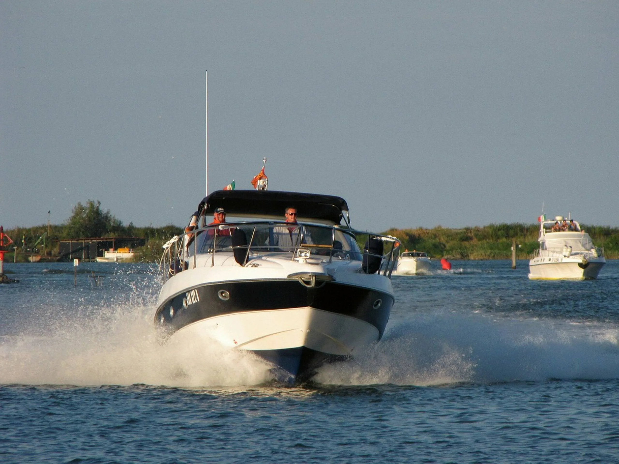 capejt-powerboat-350481