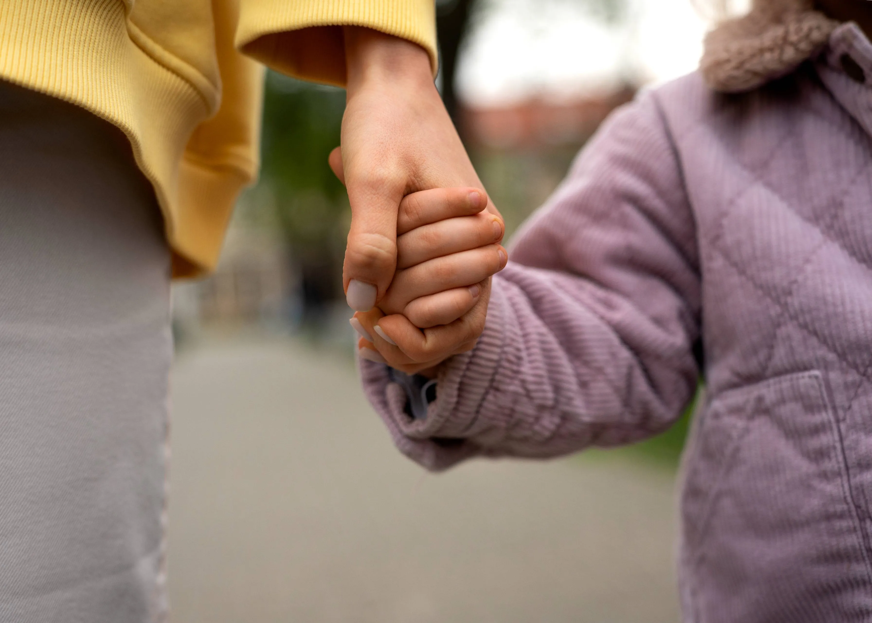 hands-holding-each-other-support