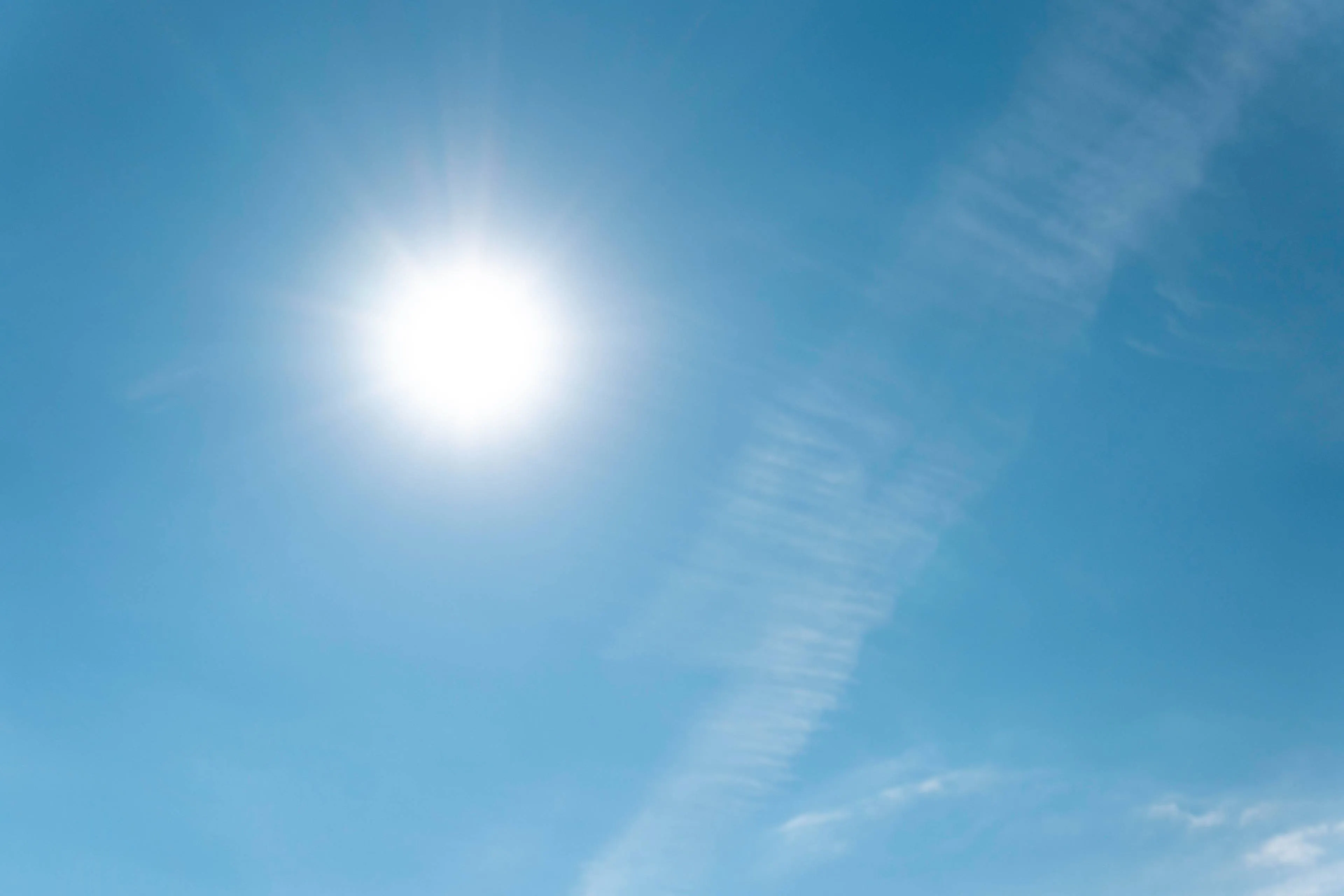 sun-rays-cloudy-sky