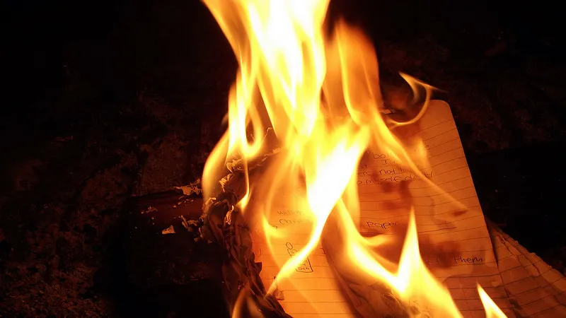 150417 oud papier brand e1429268072632