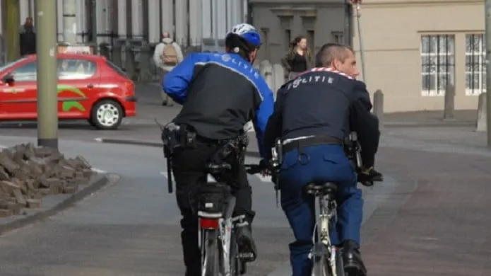 150621 politiebiker facemepls flickr cc by 20 e1434888330131