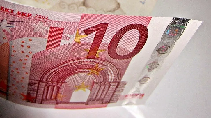 150628 10 euro images money flickr cc by 20 e1435449070493