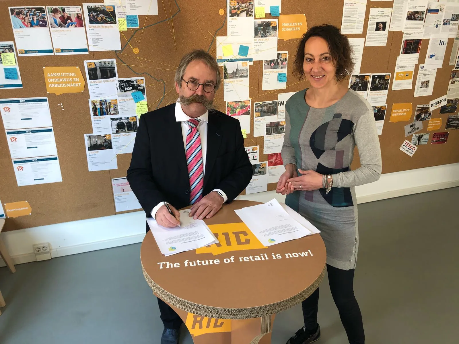 20180226 ondertekening retail innovatie agenda