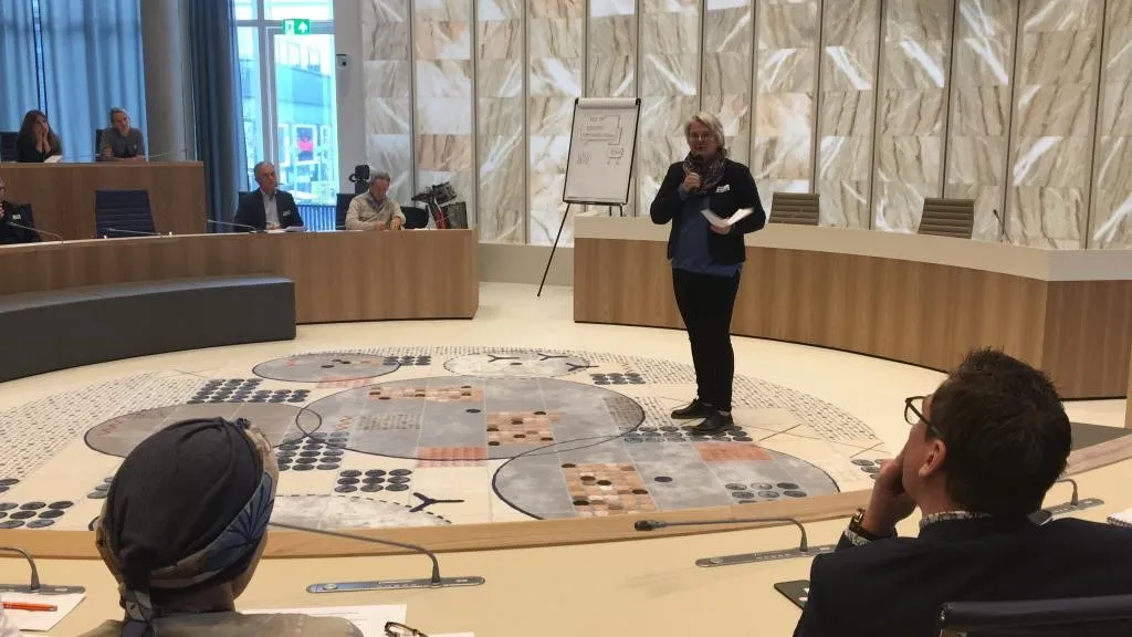 20181123 bijlage foto wethouder klaar koenraad tijdens aftrap koplopergemeente clientondersteuning