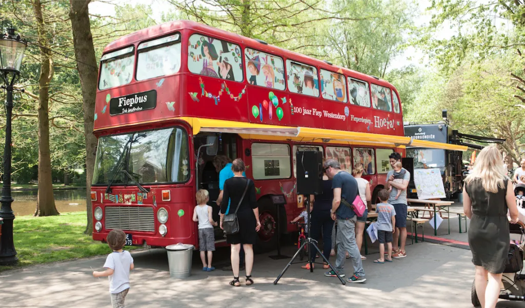 bus theater en plein public