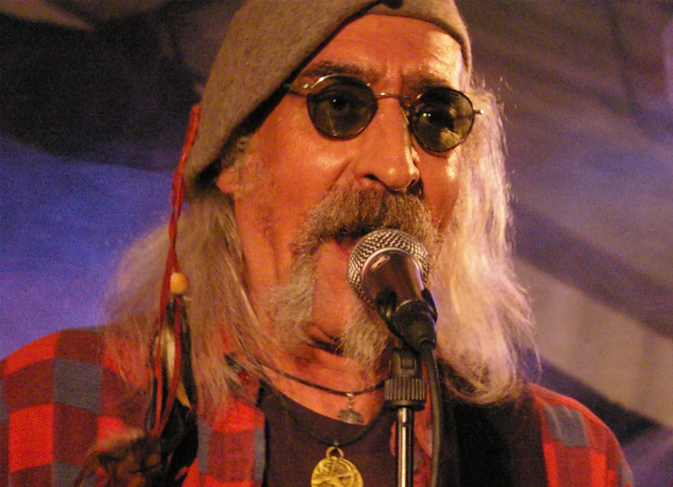 mcanthony foto2 genuine