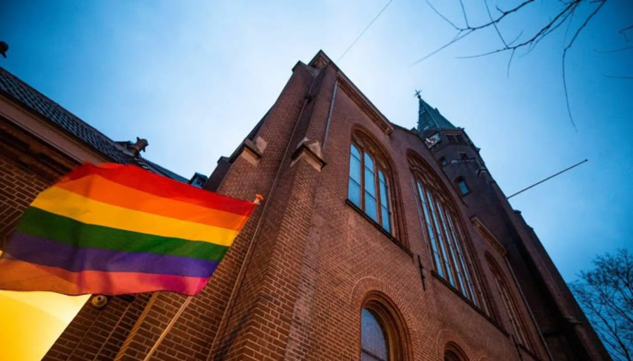 regenboogvlag wappert door hele land 715x408 1