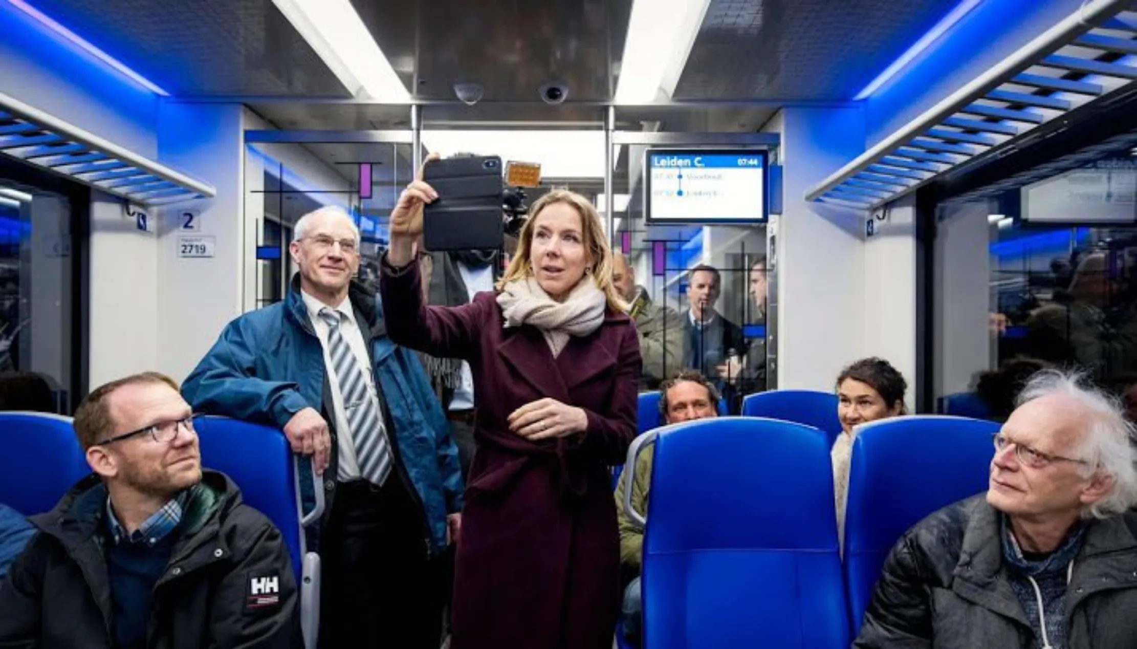 reiziger kan met mobiel overlast in trein melden 715x408