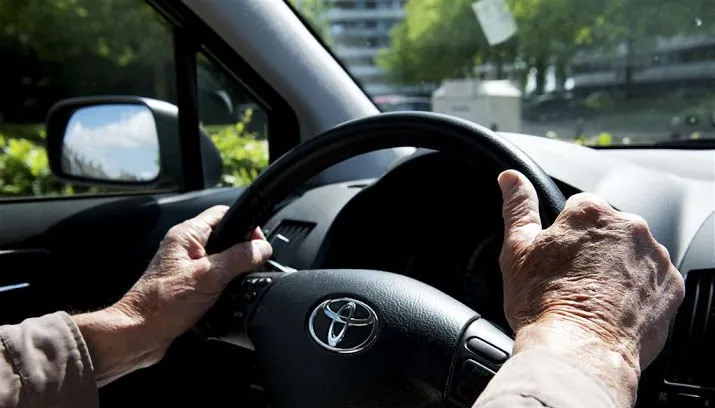 verplichte rijtest voor 75 plussers 715x408