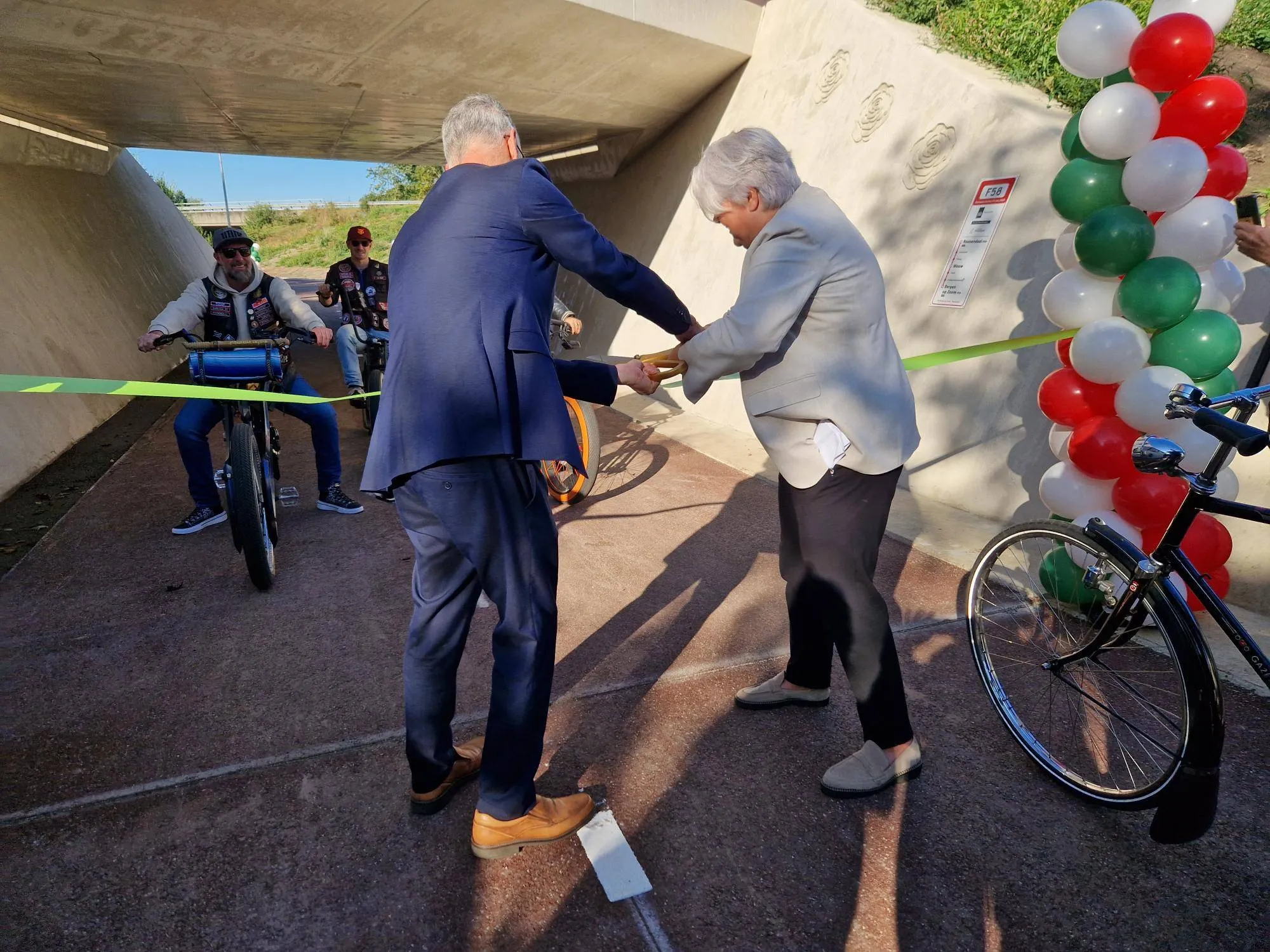 Fietstunnel F58 Wethouder Hans Peter BOZ - Klaar Koenraad RSD3