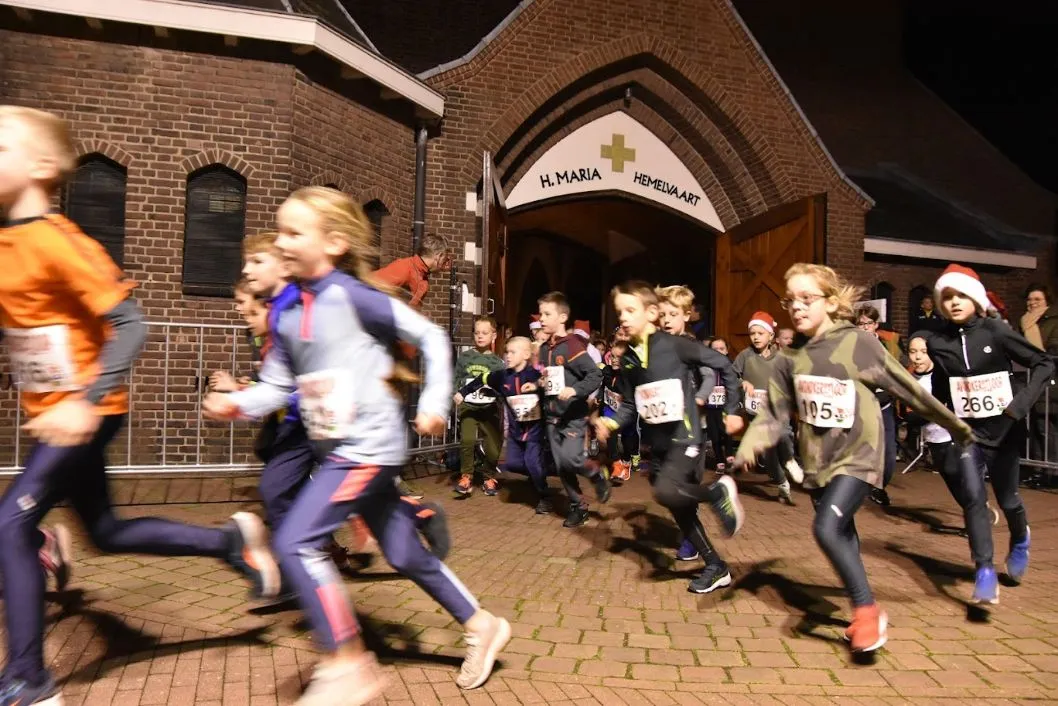 Start Kidsrun- foto Avondkerstloop Nispen