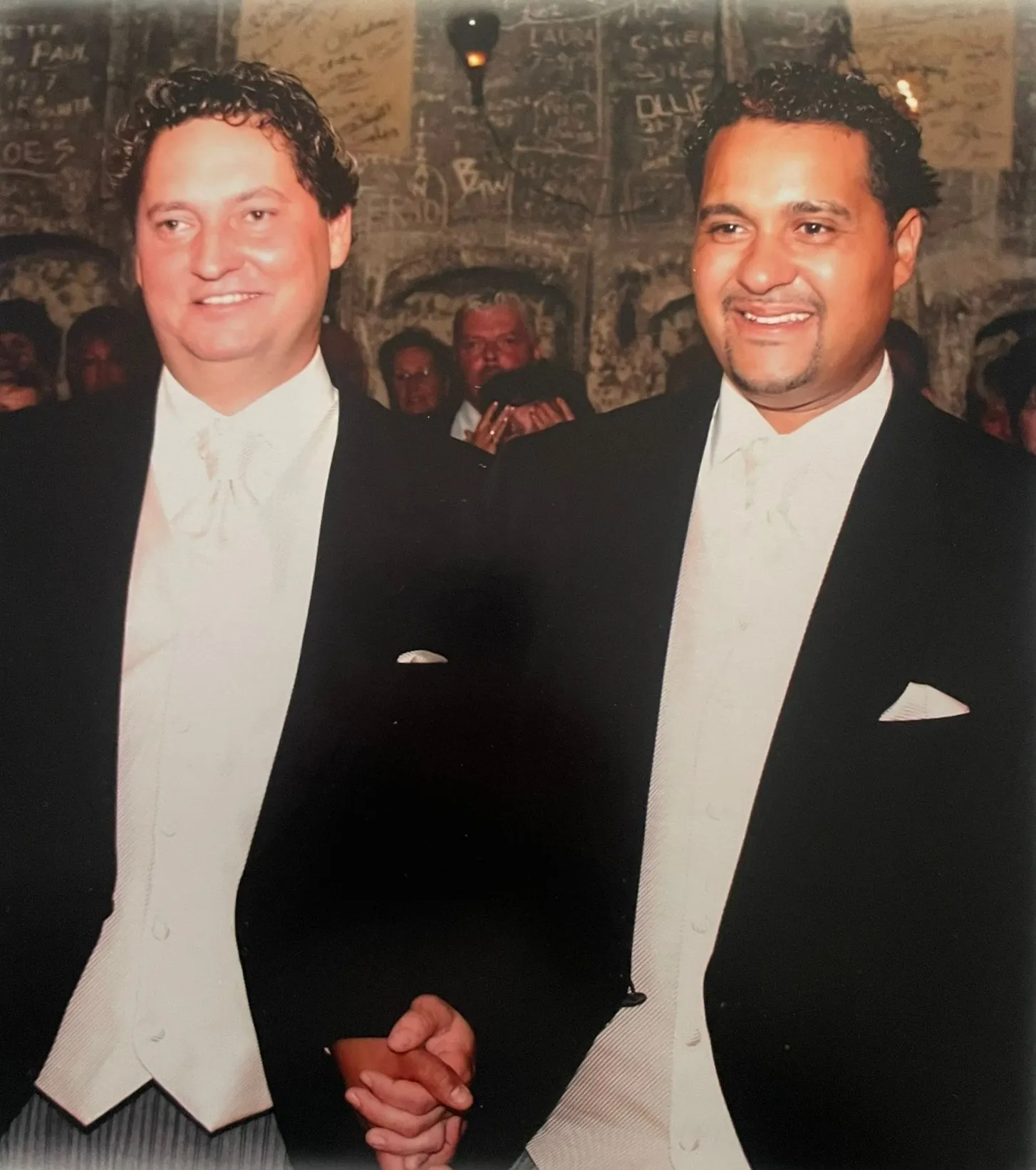 20260206 Foto persbericht - Roosendalers Floor (l) en Haroon (r) trouwden op 29 juli 2007