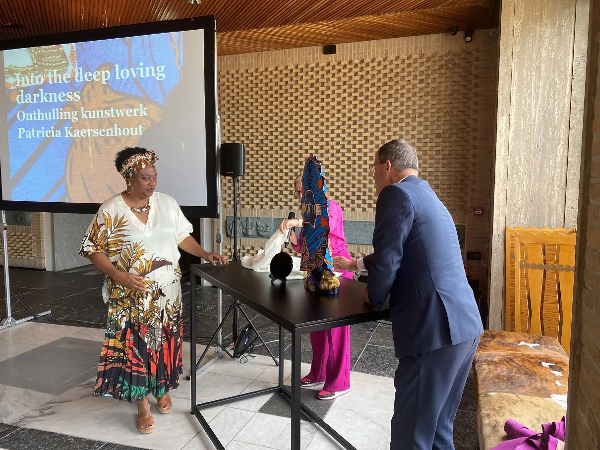 foto kunstwerk slavernijverleden