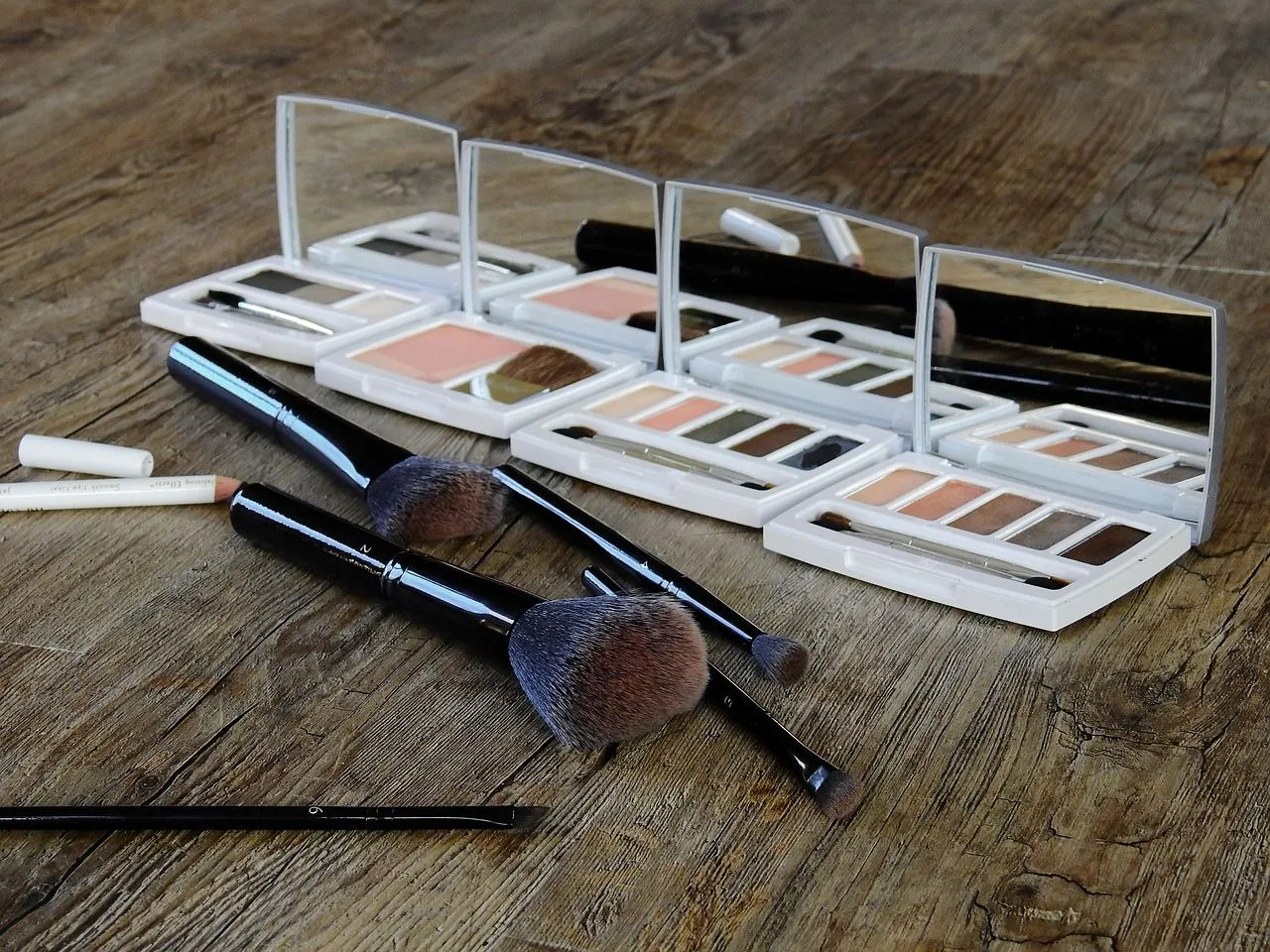 cosmetics 2097512 1280