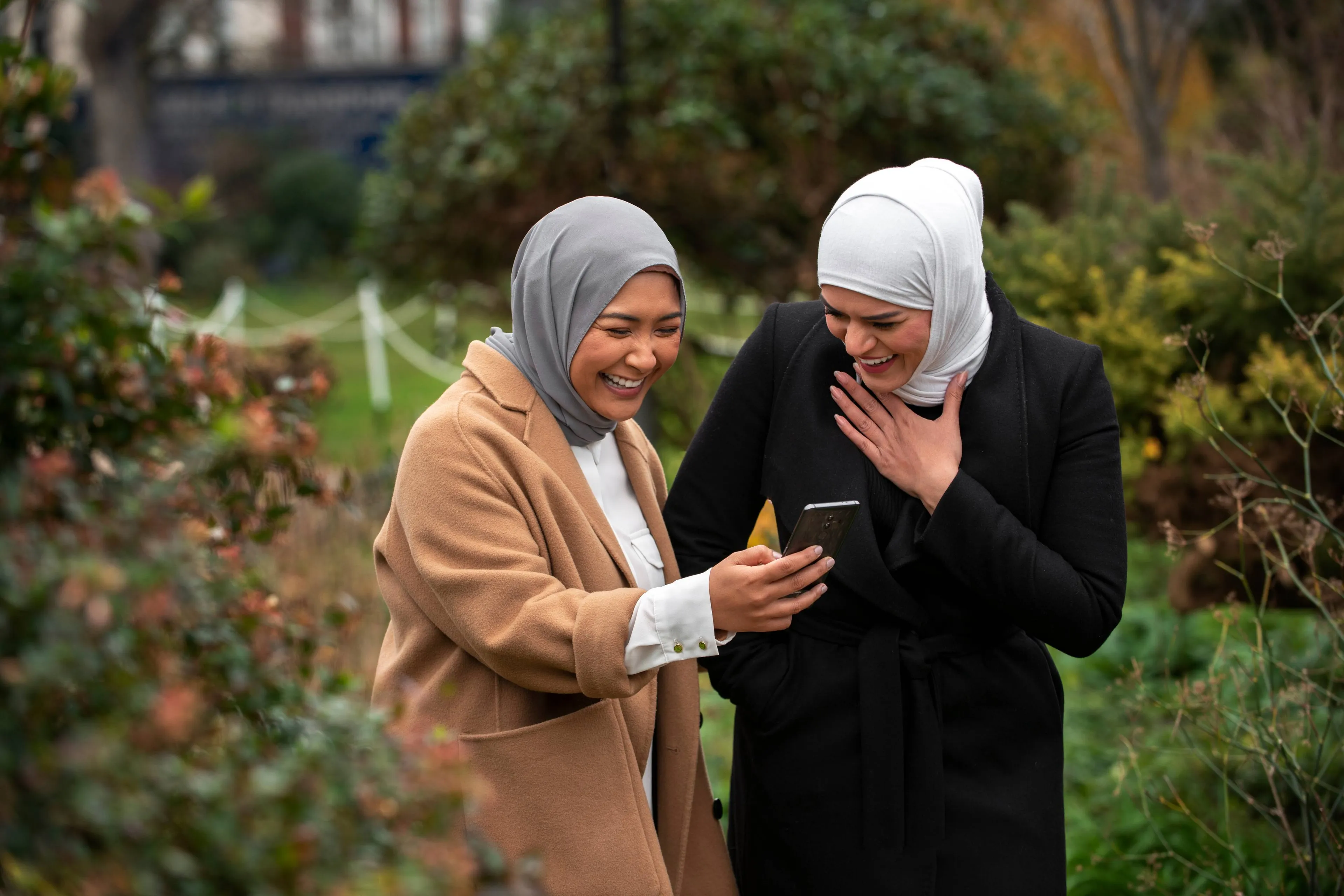women-wearing-hijab-having-good-time