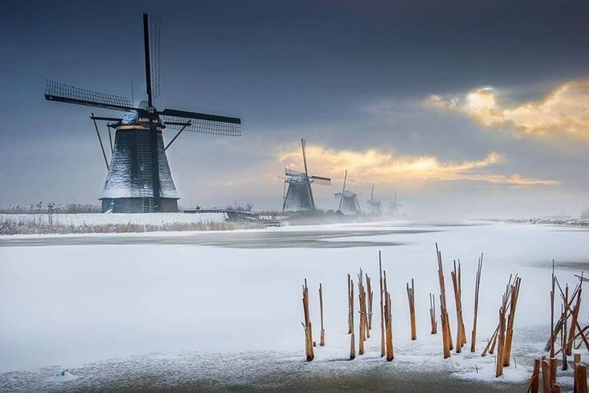 kinderdijk-windmills-netherlands-holland-water