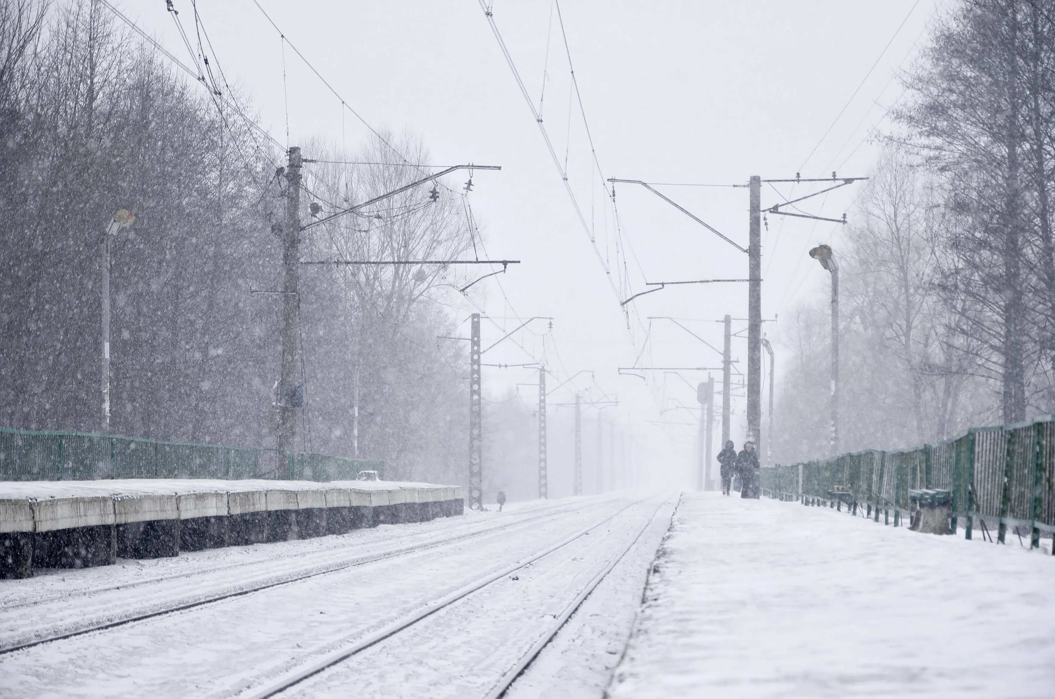 railway-station-winter-snowstorm