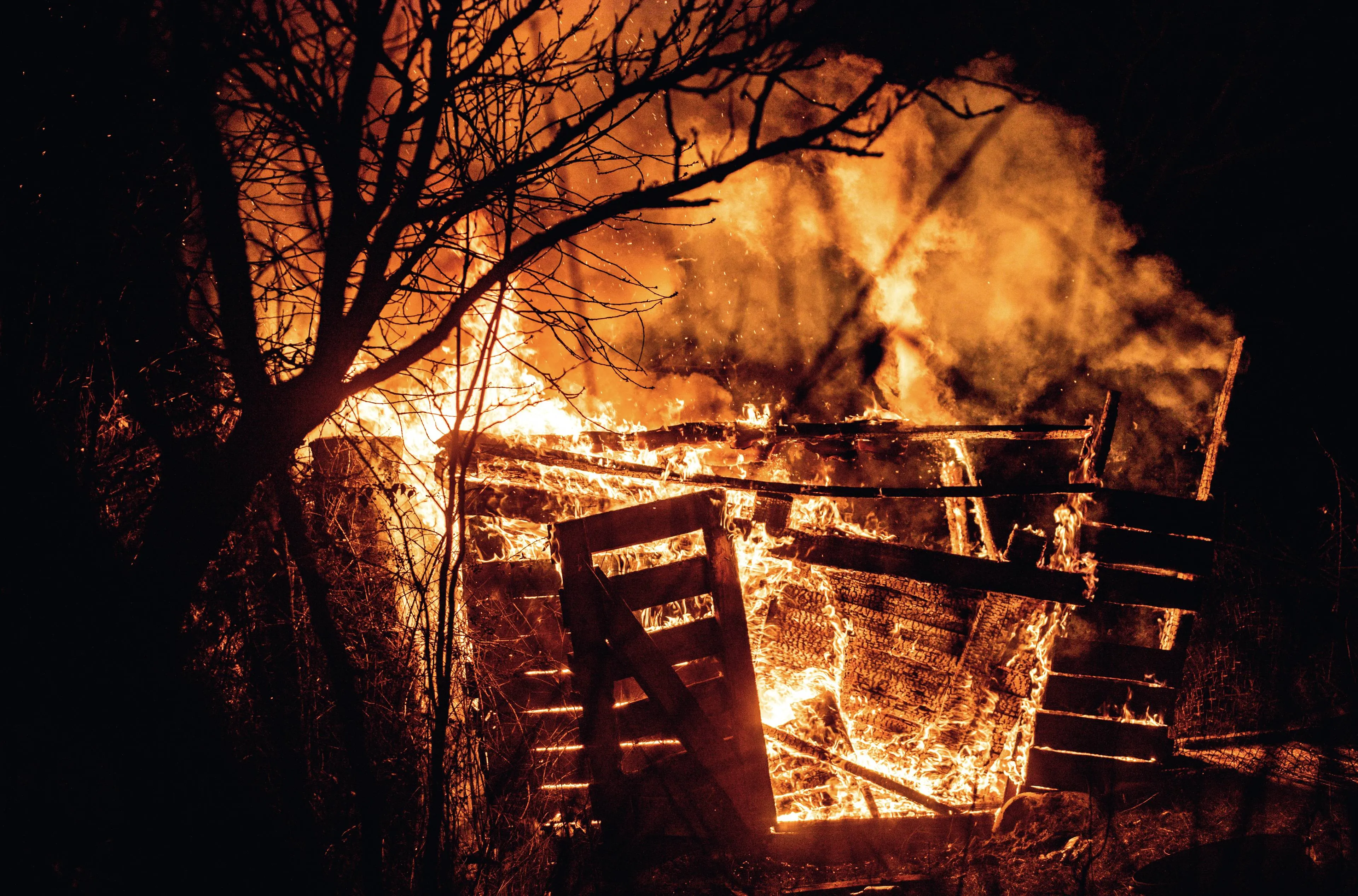 fire-house-blaze-fire-flame-home-house-fire-burning-building-open-flames-fire-house