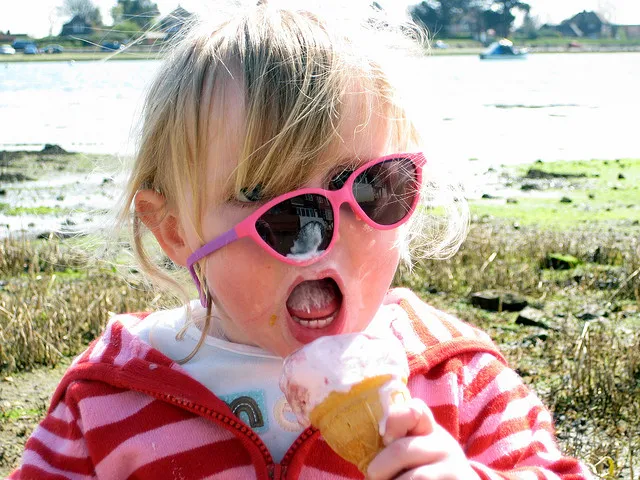 450809620 00b272ab6d z flickr meisje met ijsje the 5th ape cc by 20