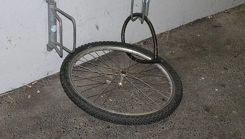 800px theft p1000763 rama cc by sa 20 fietsendiefstal